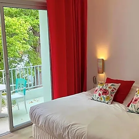La Segaliere Bar Otel 3*
